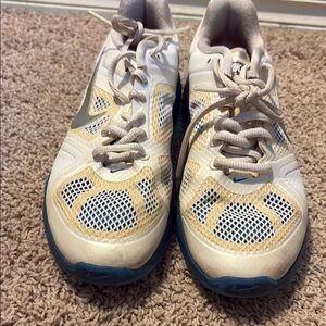 Nike White and Tan Mesh Sneakers